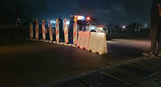 Police Block Lagos-ibadan Expressway As Lock Down Order Takes Effect