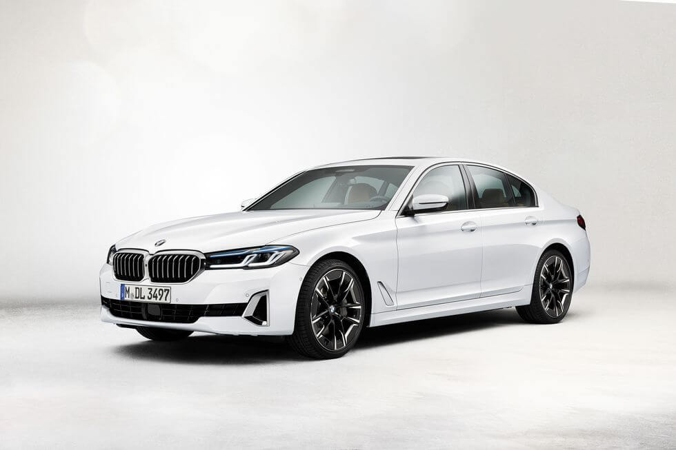 2021 540i Review front