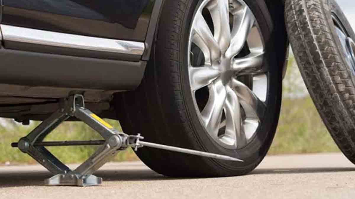 How to change any tyre in Nigeria with these 10 simple steps