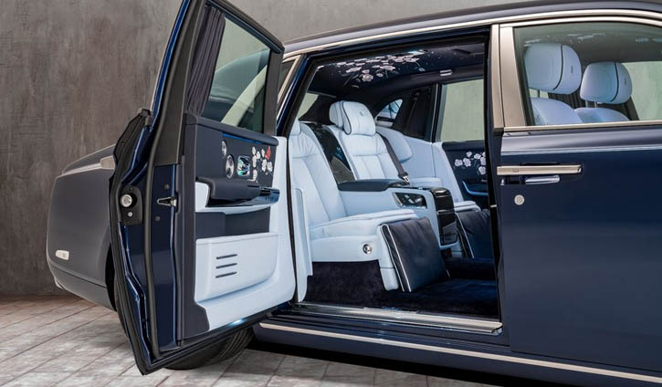 2020 Rolls-Royce Phantom interior