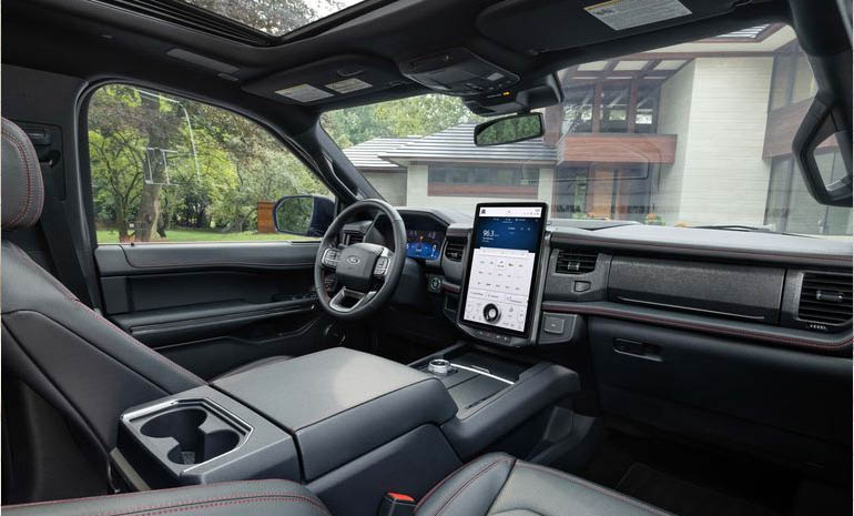 Ford Expedition 2022 interior