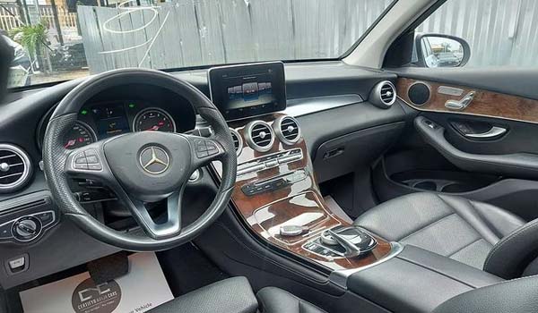 2016 Mercedes Benz GLC300 Interior