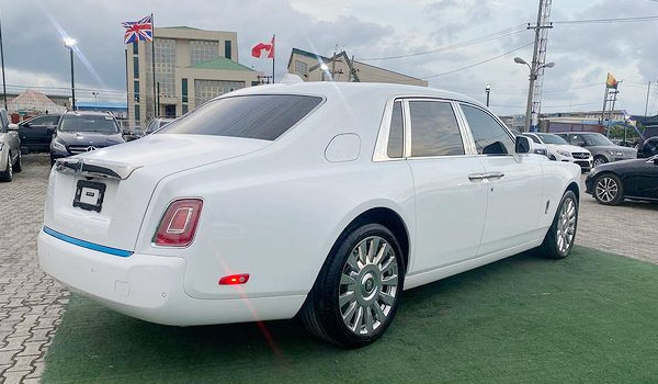 2018 Rolls Royce Phantom back view