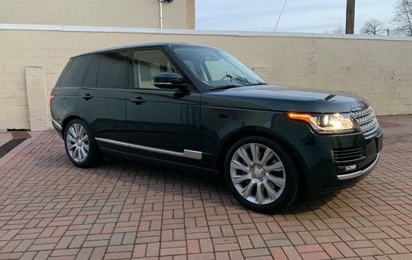 A Land Rover Range Rover Supercharged
