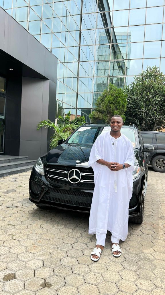 pamilerin showing off his Mercedes-Benz GLE 400