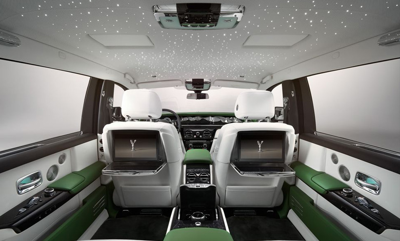 2023 Rolls-Royce Phantom interior