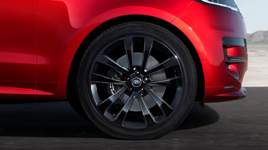A range of wheel styles and finishes includes all-new 23” wheels