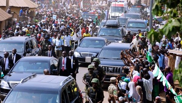 President Buhari's convoy on the road