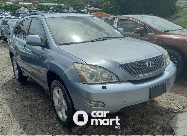 Foreign used 2005 Lexus Rx330