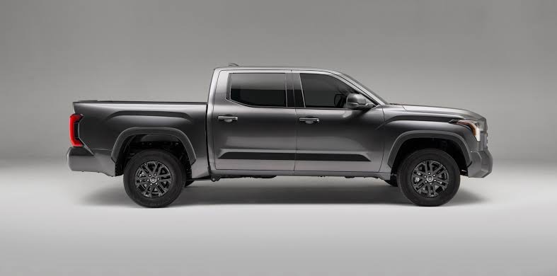 Side View of the 2023 Toyota Tundra
