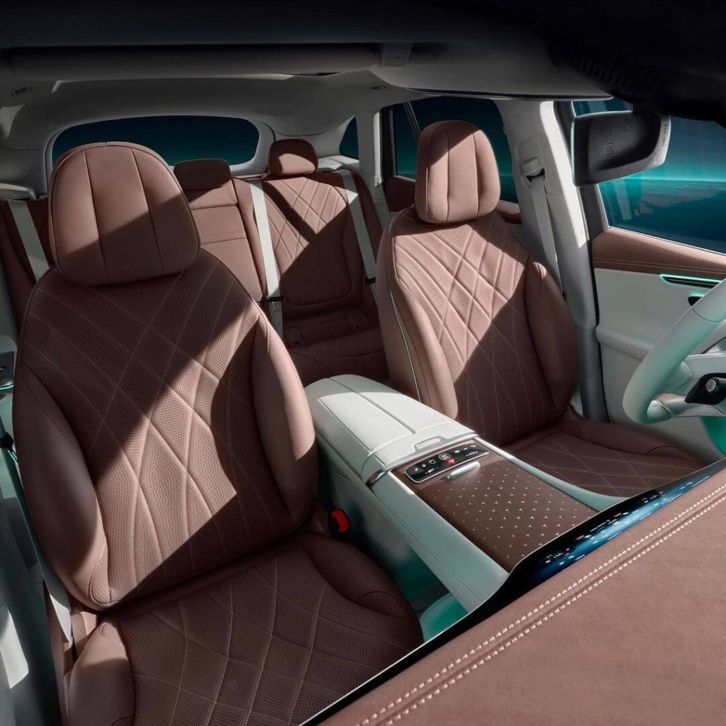 2023 Mercedes-Benz EQE SUV interior