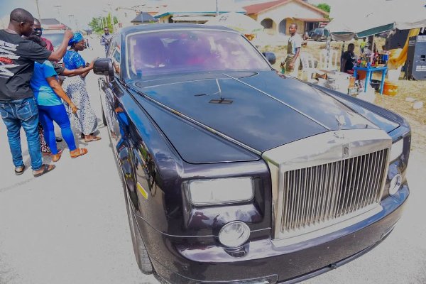 Chief-Ayiri-of-Warri-Kingdom - Rolls-Royce Phantom 7