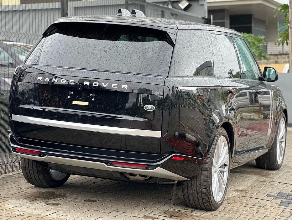 2023 Land Rover Range Rover P530 First Edition backview