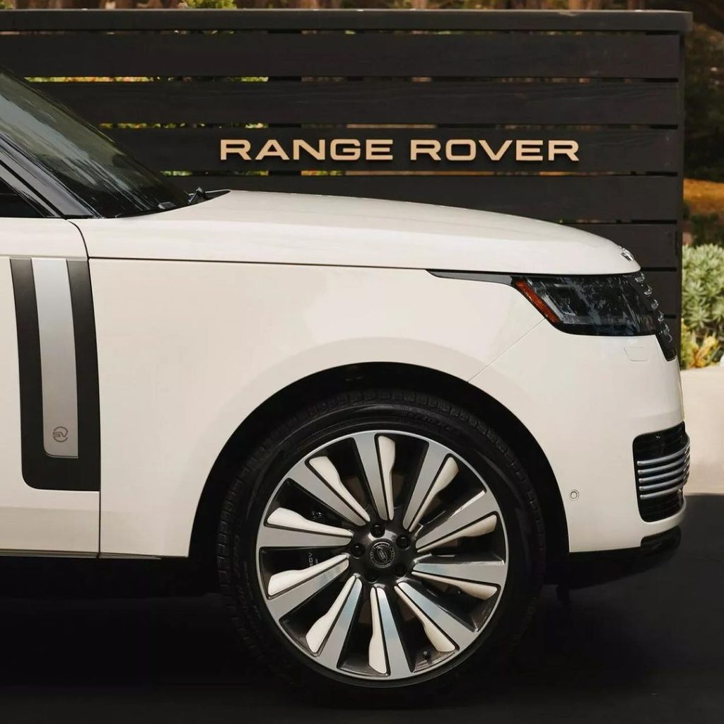 2024 Land Rover Range Rover Carmel Edition side view