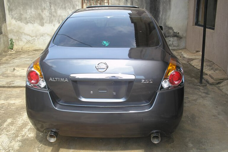 back view of 2008 Nissan Altima