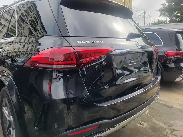 2023 Mercedes-Benz GLE back view