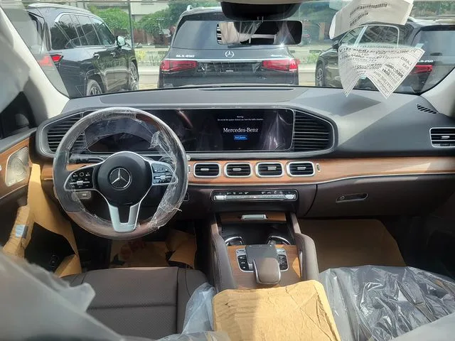 2023 Mercedes-Benz GLE interior