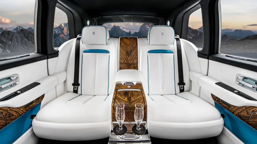 2023 Rolls Royce Cullinan interior