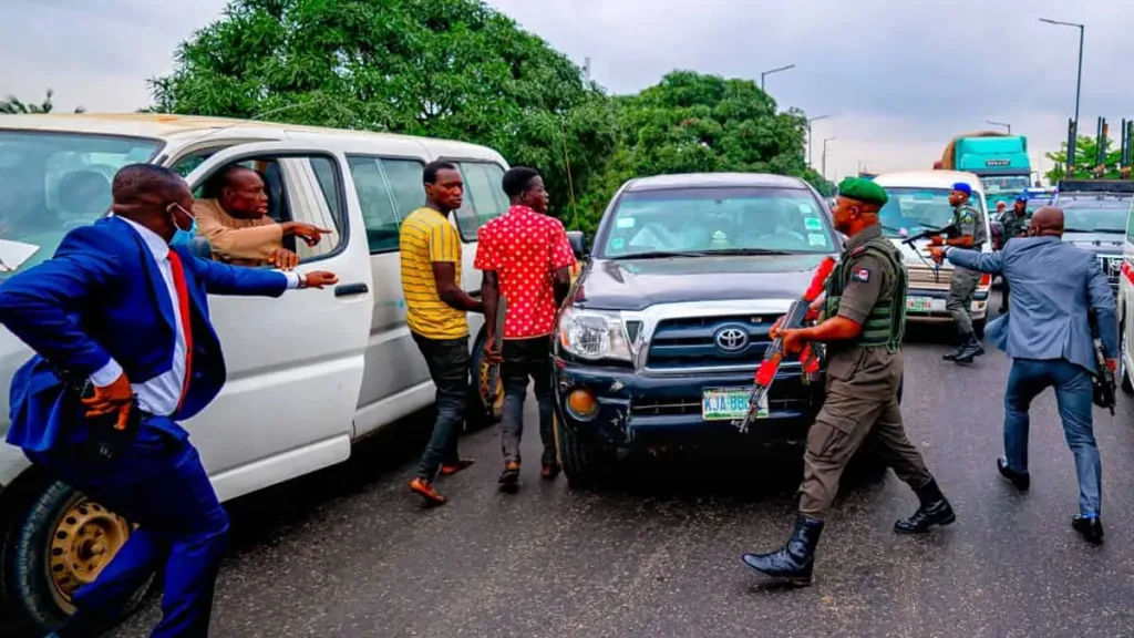 Here are 4 Reasons Nigerian Drivers Should Stop Tailgating Other Drivers