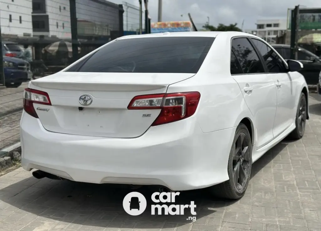 Tokunbo 2012 Toyota Camry SE back view