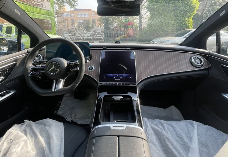 Mercedes-Benz EQE350 2023 interior