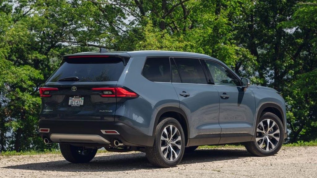 2024 Toyota grand highlander back view