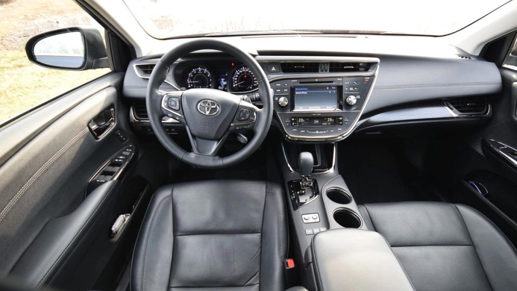 Interior of the 2013-2017 Toyota Avalon