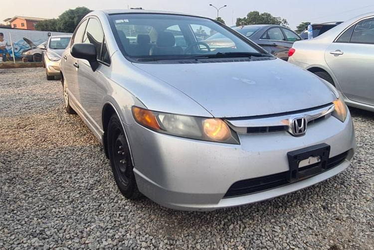 The only affordable Honda car with no stress: Reviewing the 2007 Honda Civic