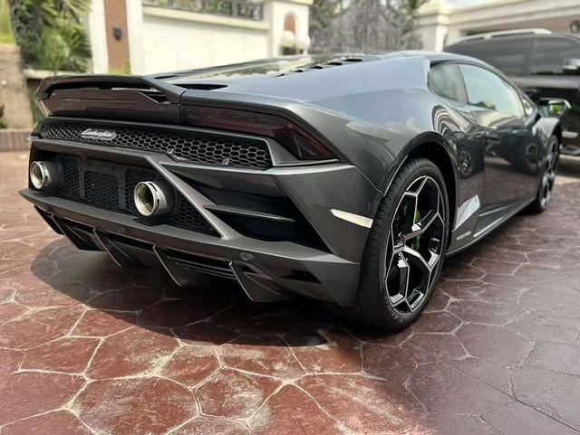 2021 Lamborghini Huracan back view