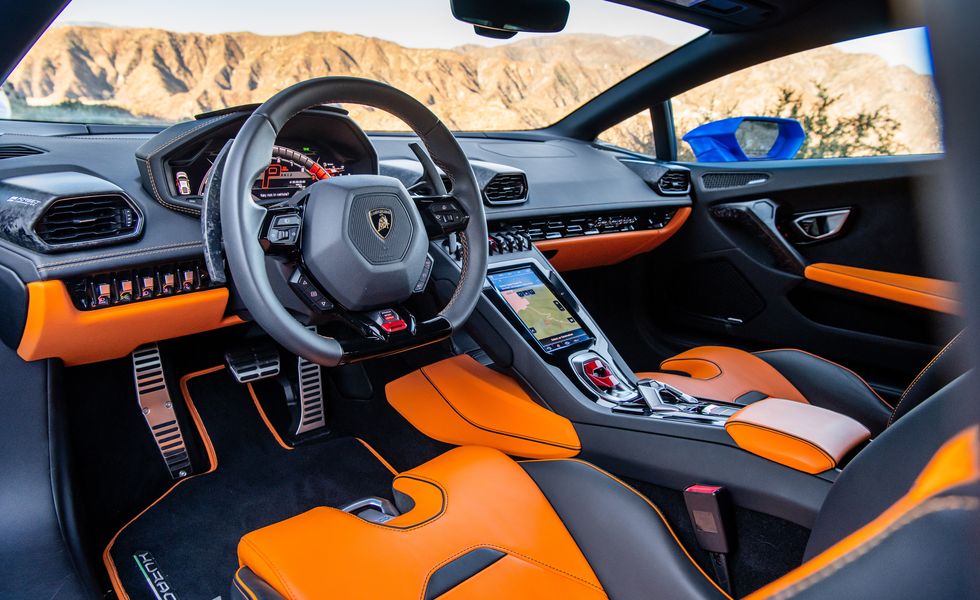 2021 Lamborghini Huracan interior