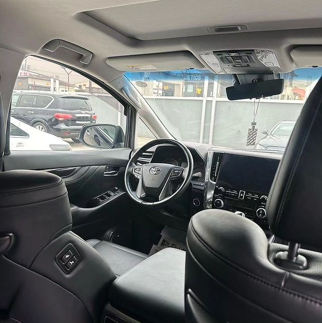 2022 Toyota Alphard interior