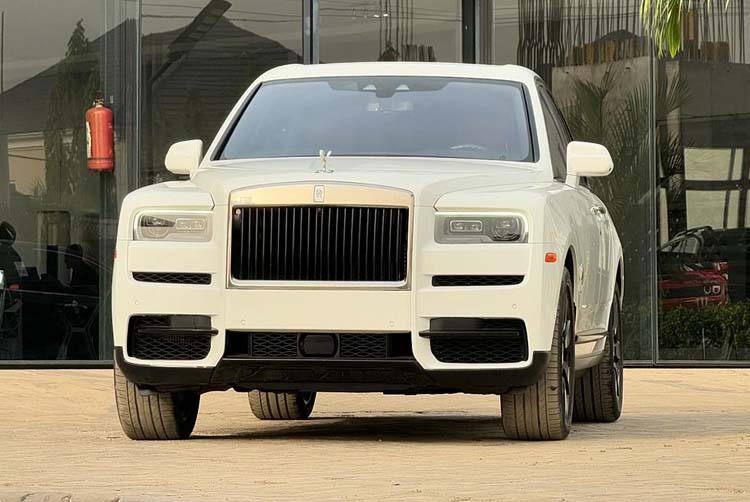 SUV 2022 Rolls Royce Cullinan
