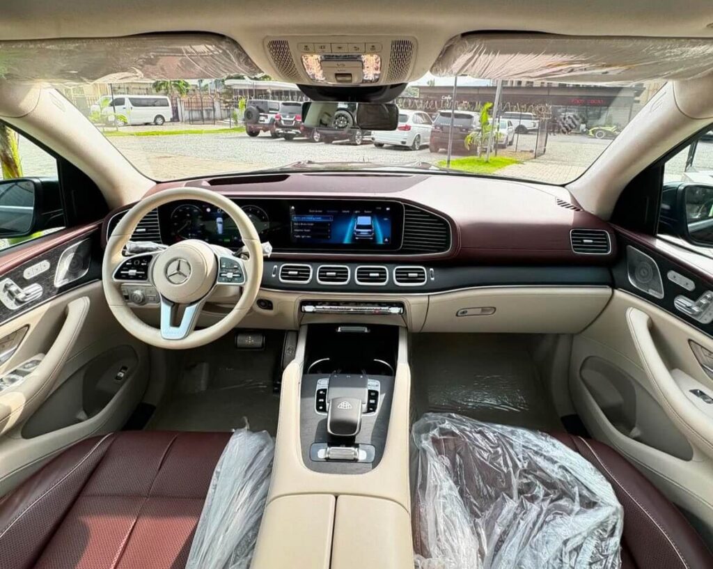 2023 Mercedes-Maybach GLS 600 interior