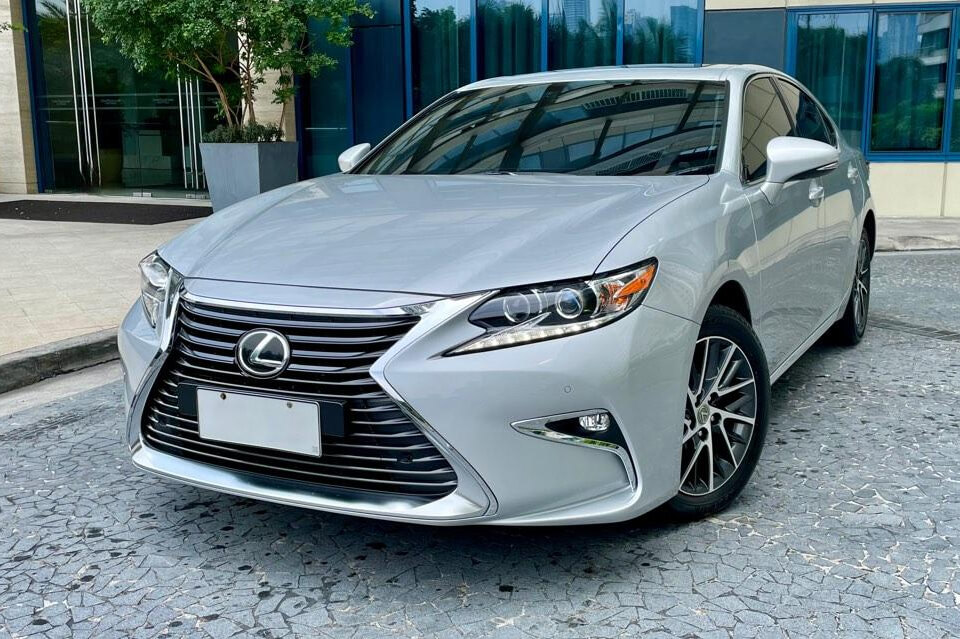 The 2017 Lexus ES Is Still a Reliable Used Car to Buy in 2023