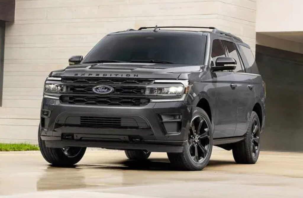 Car Experts Say This Is The Best Full-Size SUV You Should Buy
