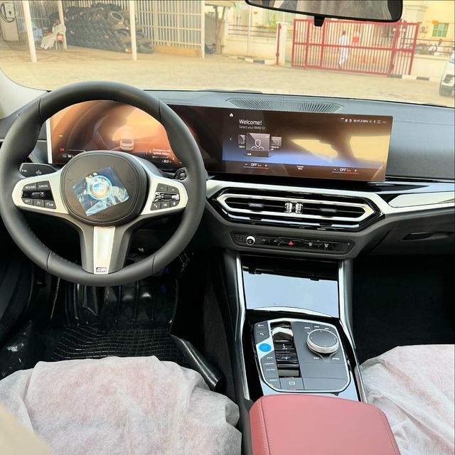 2024 BMW i3 model Interior