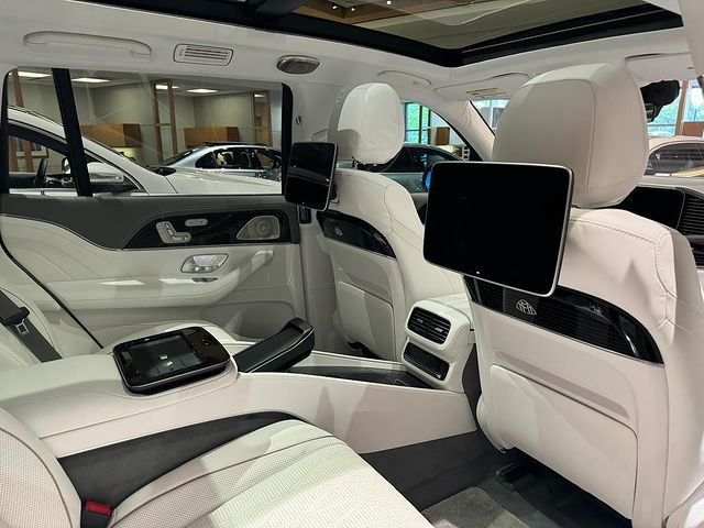 2024 Mercedes-Benz GLS 600 Maybach interior