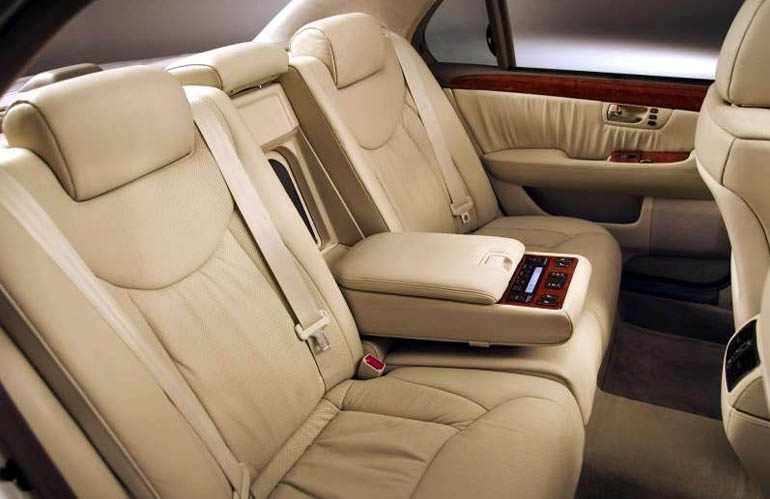 2004 Lexus LS interior