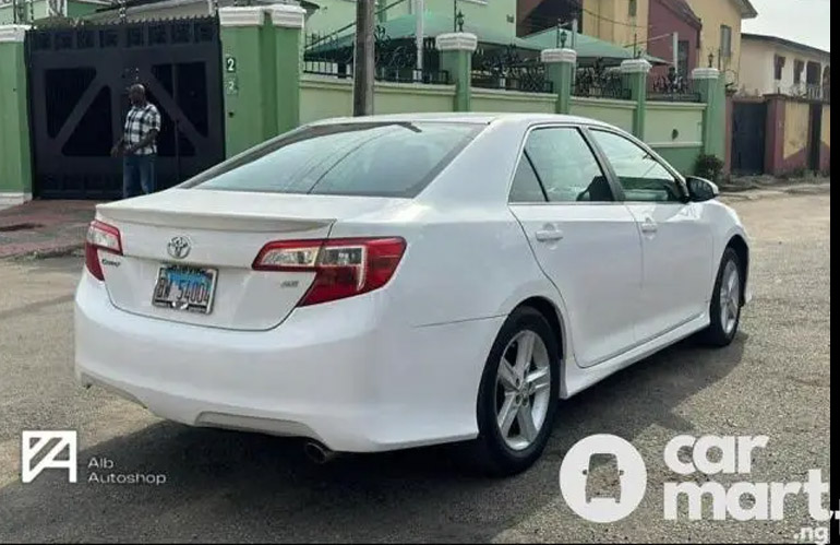 back view of 2013 Toyota Camry SE