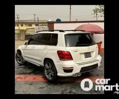 Toks standard 2011 Mercedes Benz GLK 350 4MATIC  Upgraded to 2015