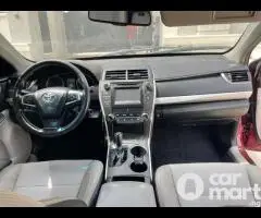 Super clean 2016 Toyota Camry SE