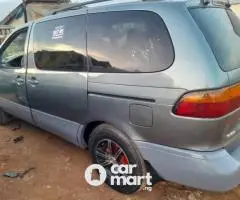 Clean Used Toyota sienna 1999