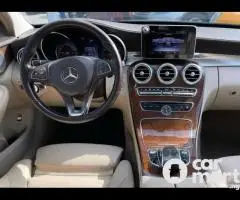 Tokunbo 2015 Mercedes Benz C300 (Luxury Edition)