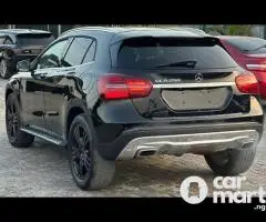 Pre-Owned 2016 Mercedes Benz GLA250