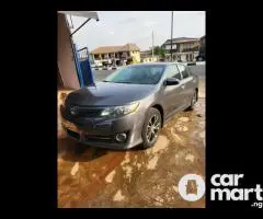 2013 Toyota Camry SE With Reverse Camera
