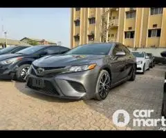 Foreign used 2020 Toyota Camry SE