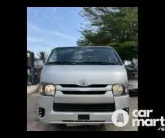 Foreign Used 2015 Toyota Hiace Bus (Hummer Bus)