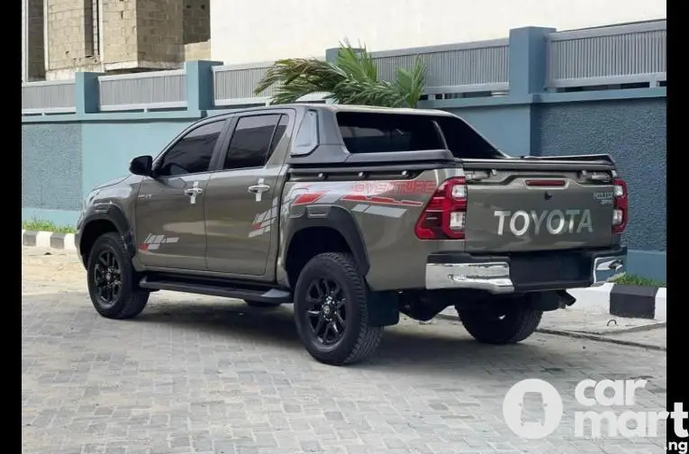 Pre-Owned 2020 Toyota Hilux