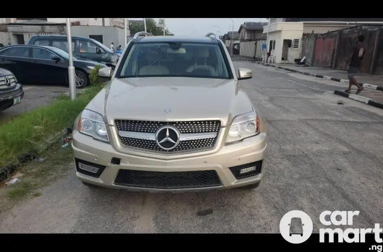 2012 Mercedes Benz GLK thumb-start with panoramic roof