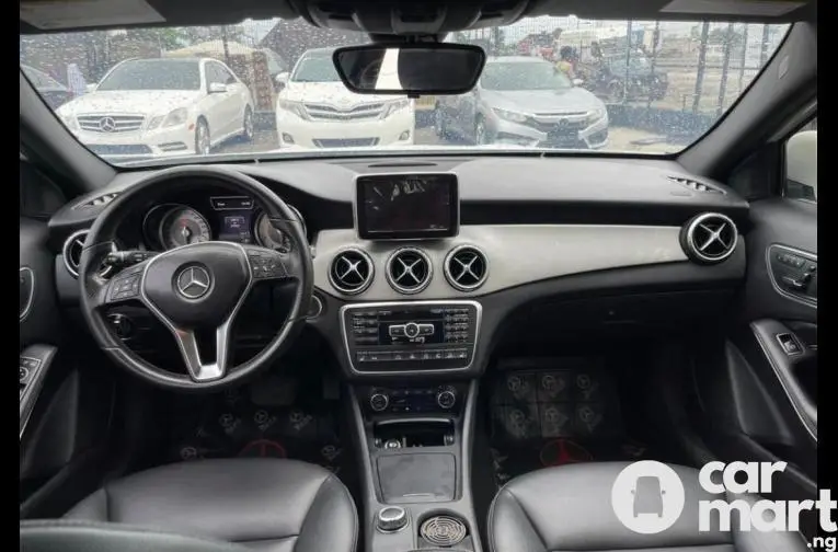 Pre-Owned 2015 Mercedes Benz GLA250